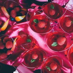 Rezept: Beeriges Roségelee