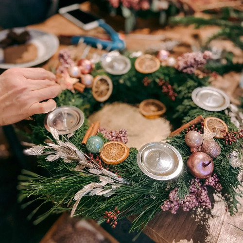 Workshop - KREATIV IN DEN ADVENTBinde deinen eigenen Advents Kranz