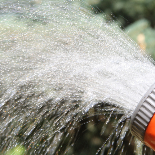 Wasserabstellen in der gesamten Kolonie